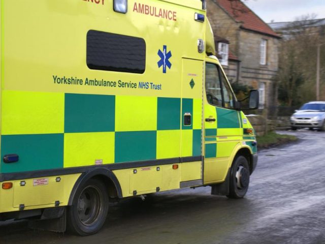Ambulance (freefoto.com)
