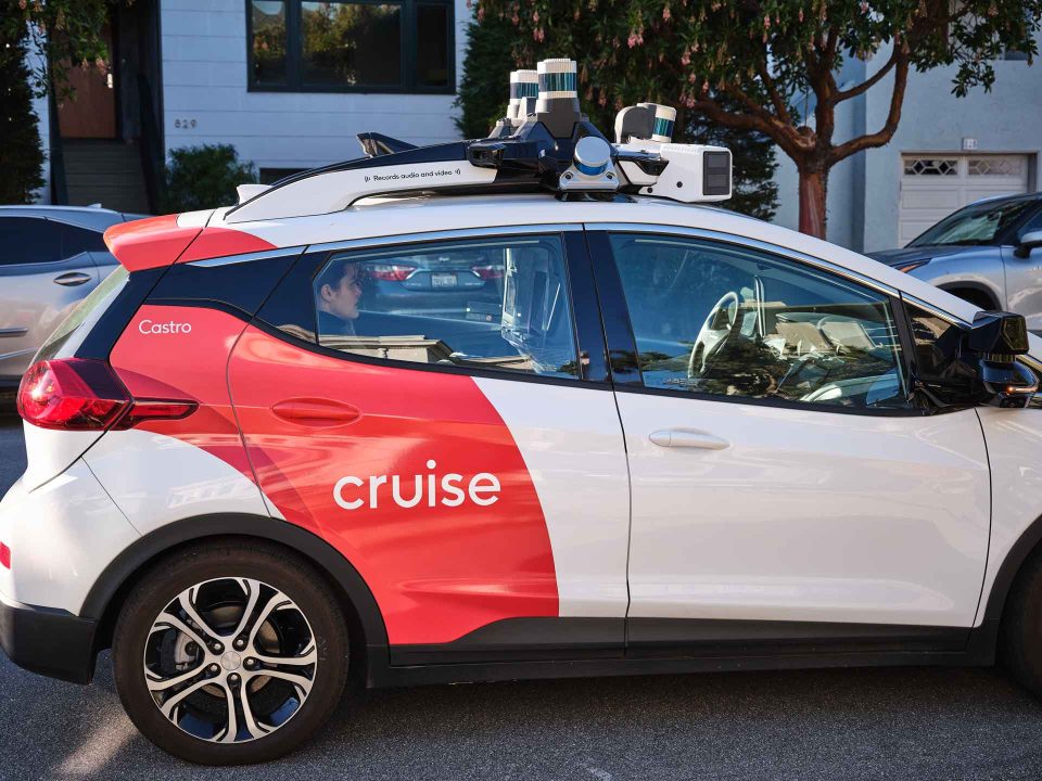 A Cruise self-driving taxi