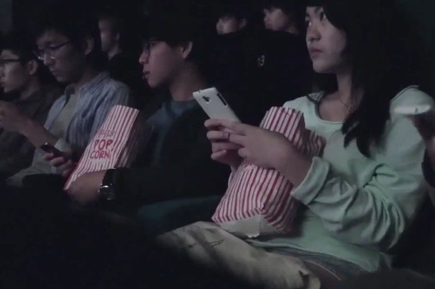 Cinema audience woken up to dangers of texting and driving