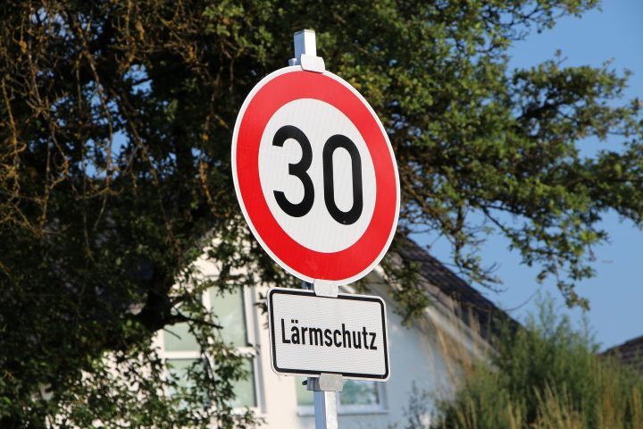 100 German cities want the right to set 30 km/h limits